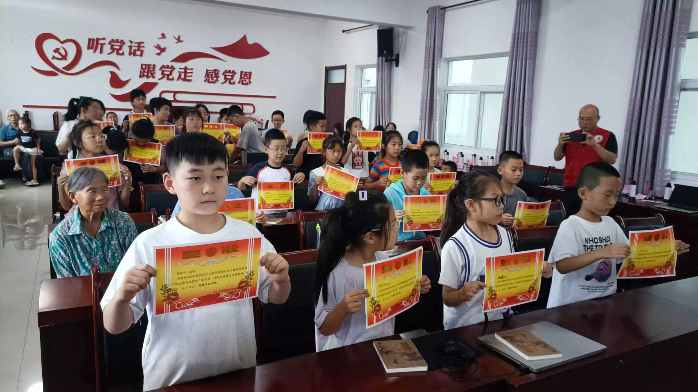 你也能有科技梦想，女童科技 助力乡村振兴夏令营走进长安王曲曙光村